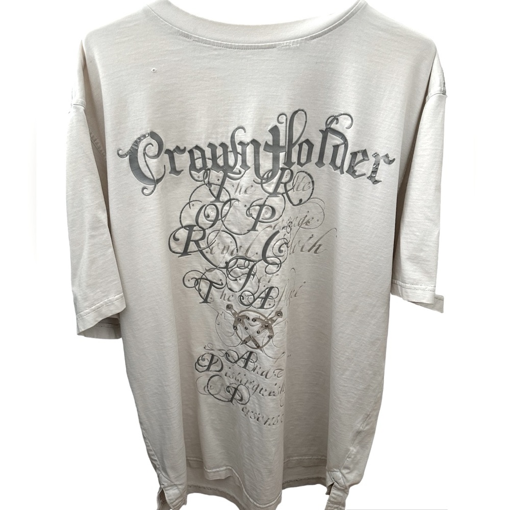 Crown holder t shirt